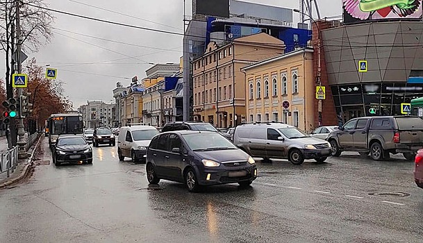 Российские авто станут безопаснее: эксперт рассказал, какие изменения ждут автомобилистов в ноябре