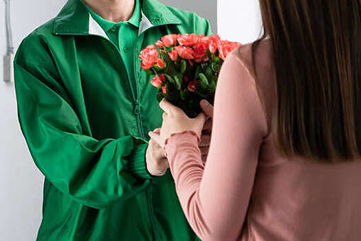 SHOT предупредил о мошенниках, обманывающих именинниц под видом подарков