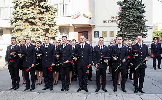 Гарнизон полиции Челябинской области пополнили молодые офицеры