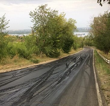 Экологическая катастрофа: в Саратове произошёл разлив нефти. Фото