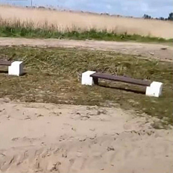 В Правдинск на пляж привезли песок с солью, которым зимой обрабатывали дороги