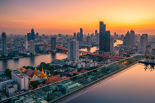 Мать и друзья Эрики Владыко прибыли в Бангкок для встречи с женщиной