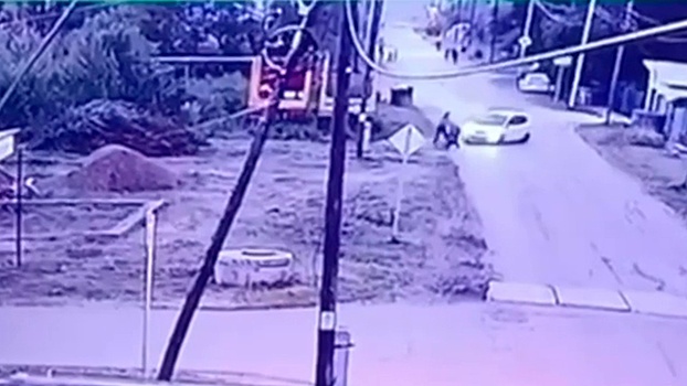 В Красноярском крае пьяный водитель сбил мать с грудным ребенком в коляске