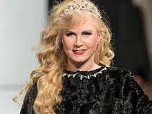 Экс-солистка «Миража» Светлана Разина спасла нескольких лис на звероферме