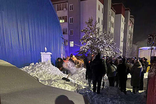 СК возбудил уголовное дело после гибели ребенка из-за схода снега в Югре