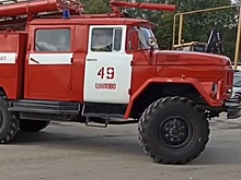 Пожарные Рязанской области тушат пожар на предприятии, где погибли 5 человек