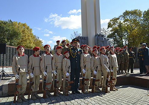 Торжественная церемония вступления молодежи в ряды юнармейцев состоялась в Уссурийске