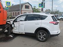 В Ливнах КамАЗ протаранил на повороте кроссовер