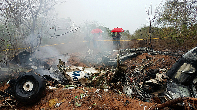 Как минимум 12 человек погибли в результате крушения самолёта с иностранными туристами