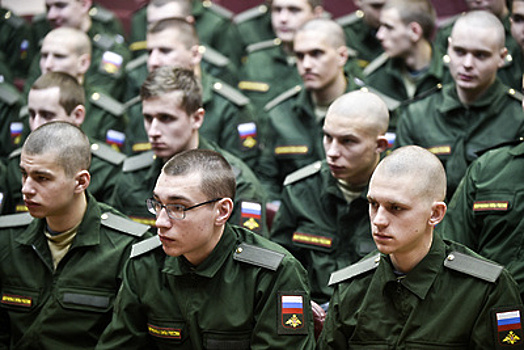 Около 5,5 тыс жителей Подмосковья планируют призвать в армию этой осенью