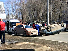 Водителя «вырезали» из искореженного салона: на Стара-Загоре перевернулась легковушка