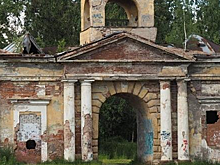 Порча Александровских ворот в Петербурге обернулась уголовным делом