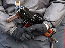 Москвич в Ленобласти укусил бывшую, отобрал телефон и скрылся на ее машине