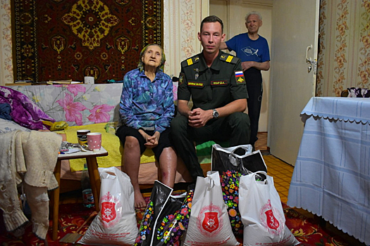 Российские военнослужащие навестили одиноких пожилых граждан, проживающих в Республике Таджикистан, в Международный день пожилого человека