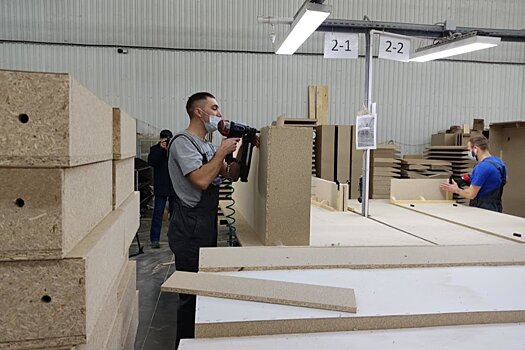 В Ульяновске завод по изготовлению мебели создал около 500 рабочих мест