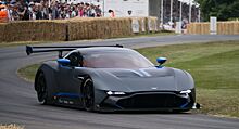 Aston Martin Vulcan — гиперкар, названный в честь бомбардировщика