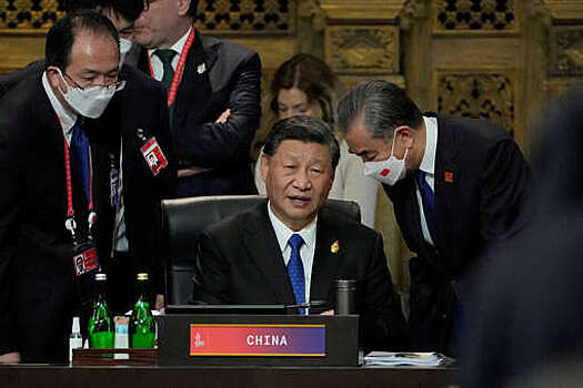 Си Цзиньпин: БРИКС нужно продвигать реформу международной финансовой системы