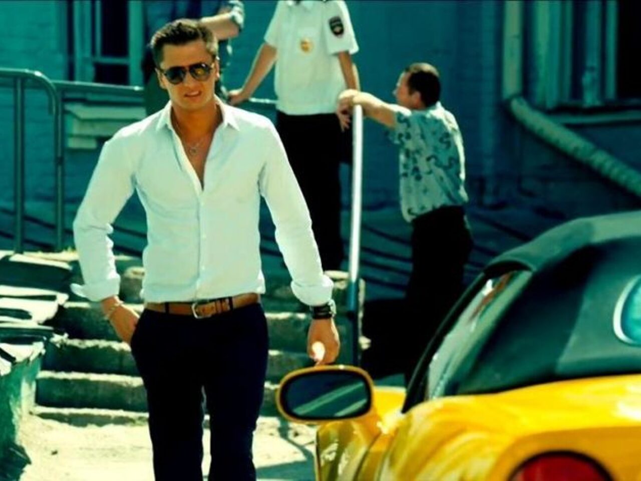 Мажор машина. Машина игоря соколовского в мажоре 1. Машина стаса мажор. Мажор гонщик. Мажор его машина.