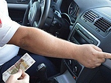 С начала года за попытку дать взятку госавтоинспектору к ответственности привлечены 75 нижегородцев