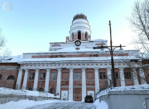 Временный шпиль может появиться на главном корпусе Ижевского оружейного завода