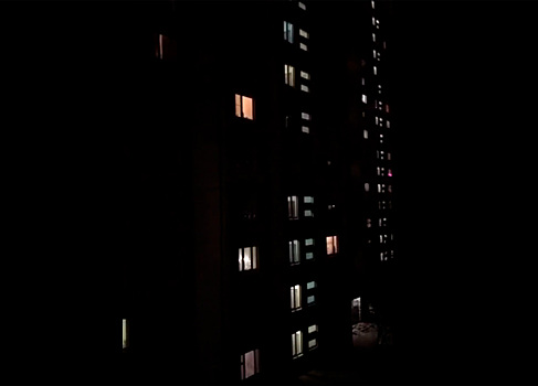 Масштабная «светодискотека» в жилых домах под Москвой попала на видео