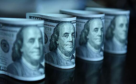 Доллар или банковский вклад: эксперт сказал, как сберечь деньги