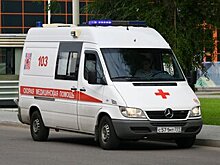 Гражданка Франции получила открытый перелом челюсти после падения из окна Дома на набережной в Москве