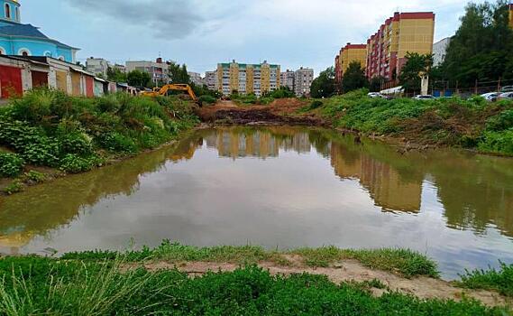 В Курске благоустраивают сквер на улице Студенческой