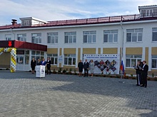 Тюменский губернатор открыл после ремонта сельскую школу