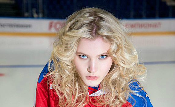 16-летняя внучка Владислава Третьяка примерила на себя образ хоккеистки