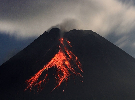 Вулканический пепел окутал столицу Гватемалы