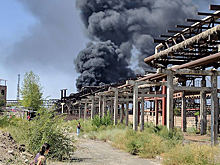 Более 100 спасателей участвуют в тушении пожара на химзаводе в Ереване