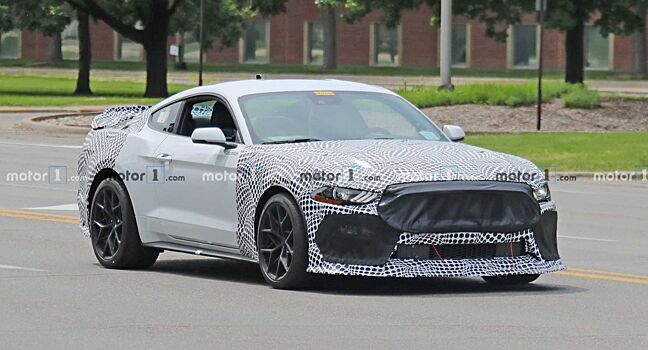 Ford Mustang Mach 1 проходит дорожные тесты