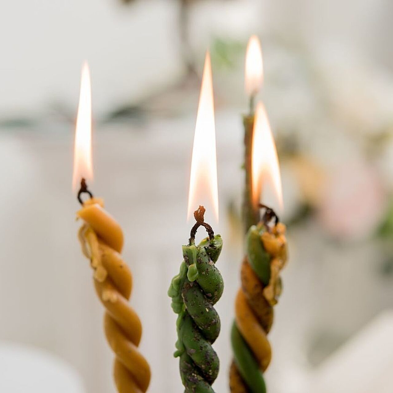 Зажигание свечей в честь субботы и праздника