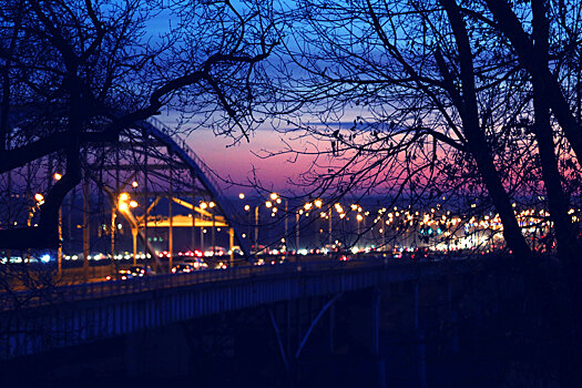 Мост, беседки и алеющий закат: гуляем в одном из самых романтичных парков Уфы