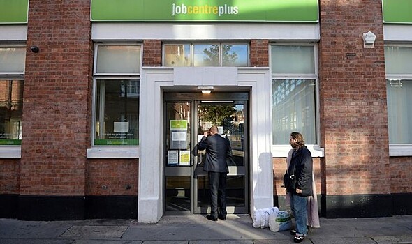 Безработица в Великобритании в мае-июле сохранилась на уровне 4%