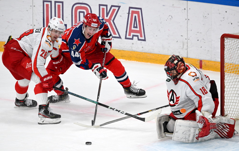 «Автомобилист» обыграл ЦСКА в матче Континентальной хоккейной лиги