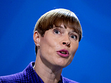 Президенту Эстонии хотят запретить выдвигаться на второй срок из-за «пошлых поцелуев»