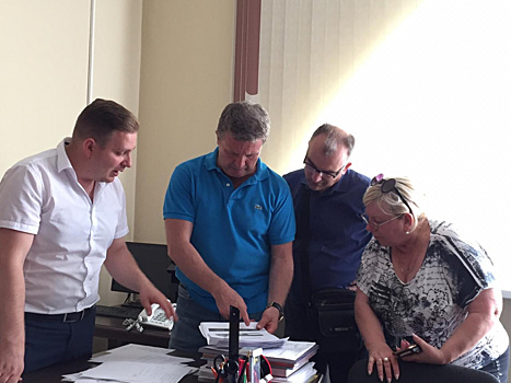 Депутат Олег Рожнов курирует строительство пристройки к школе в Апрелевке