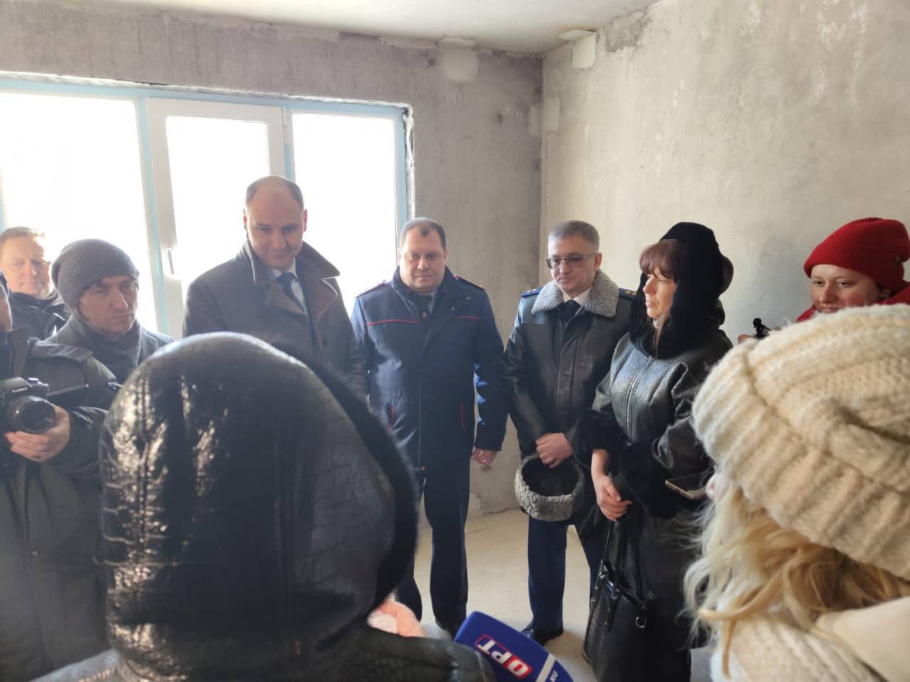 Губернатор Денис Паслер и областной прокурор Руслан Медведев проверили ход строительства домов на ул. Планерной