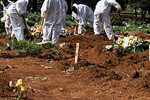 Трупы начали выкапывать в Бразилии ради мест на кладбищах