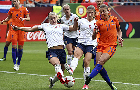 Футболистки сборной Нидерландов победили команду Норвегии в матче чемпионата Европы