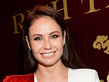 Ляйсан Утяшеву высмеяли за шпагат в меховой шубе