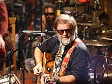 «Мазали дерьмом двери своего дома»: музыкант «Аквариума» высказался про отъезд Гребенщикова* и Пугачевой