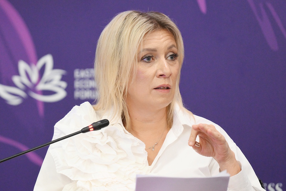 Захарова считает маразмом переговоры ЕС и Британии по конфискации активов РФ