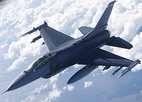 Украине предложили купить F-16