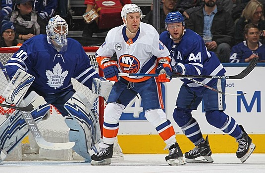 Комаров официально стал игроком СКА