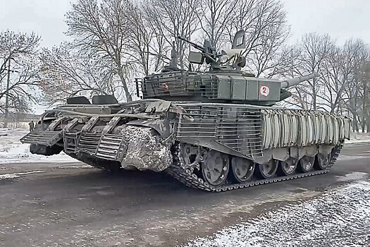 Лейтенант Александр Бялик продолжил вести бой из обездвиженного и горящего танка