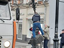 Памятник гармонисту на проспекте Столыпина снова играет музыку