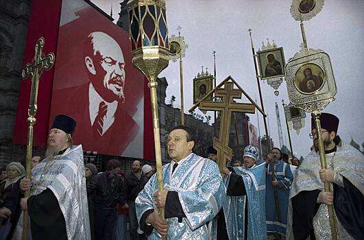 «Опомнитесь, безумцы» Во времена СССР Церковь потеряла все. Как РПЦ восстанавливала свое могущество?